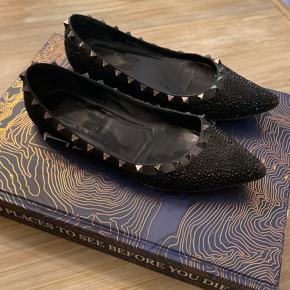 Valentino Flats 🖤